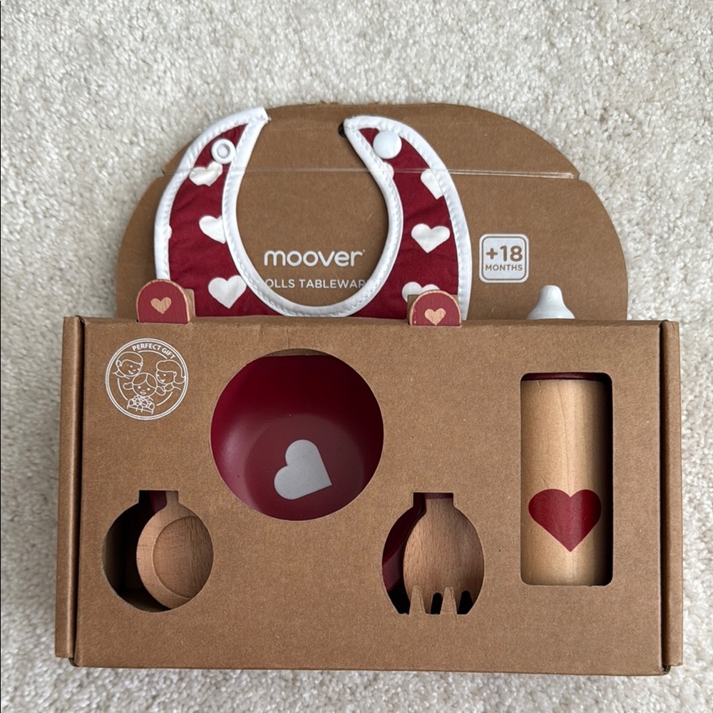 NEW Moover Dolls Tableware Set with Red Hearts